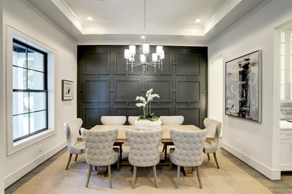 TX-4678-dining room focal wall