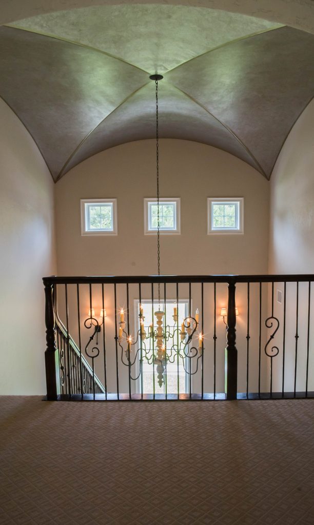 TX-4998-CEILING AT FOYER